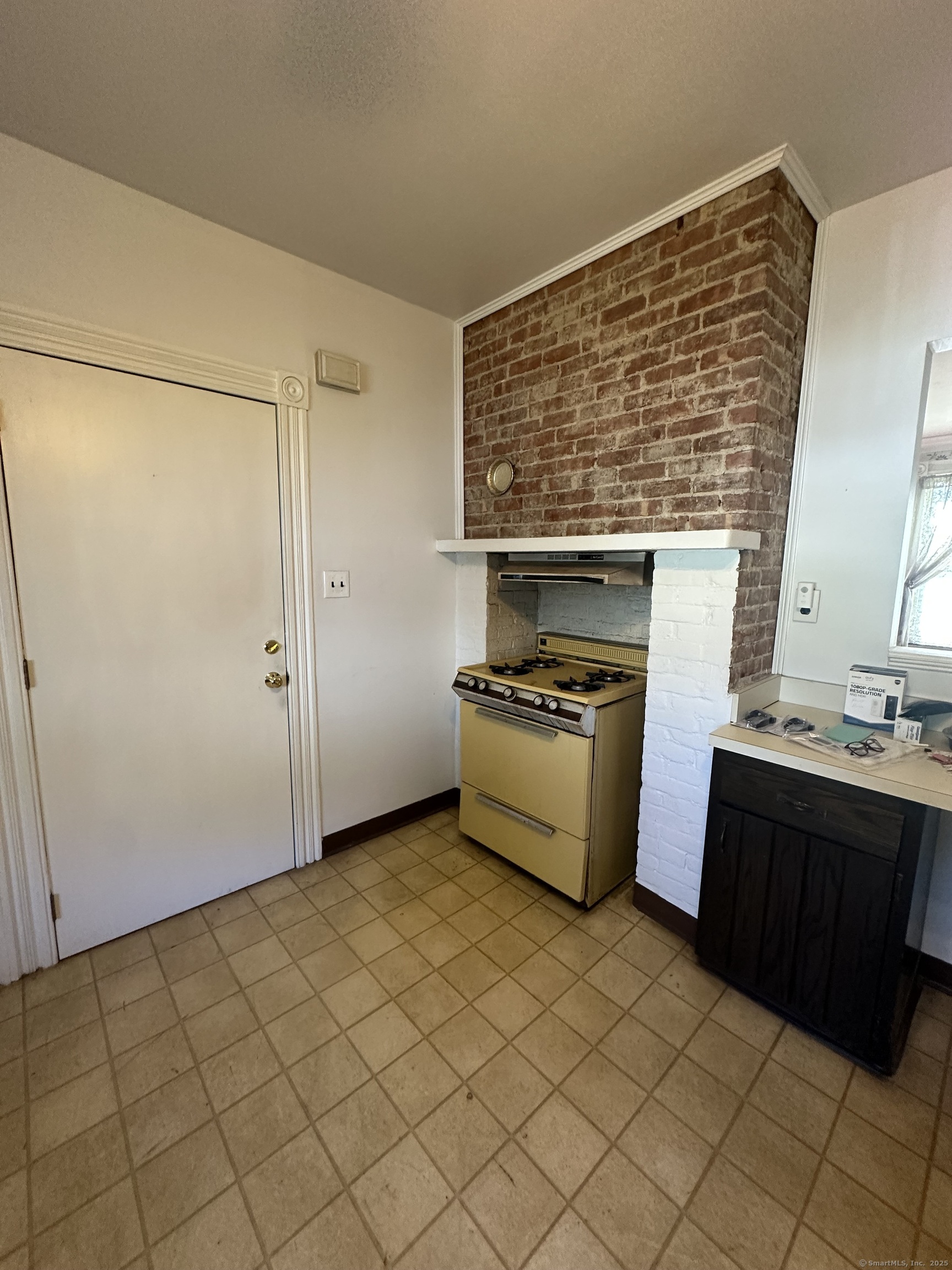85 Soundview Avenue