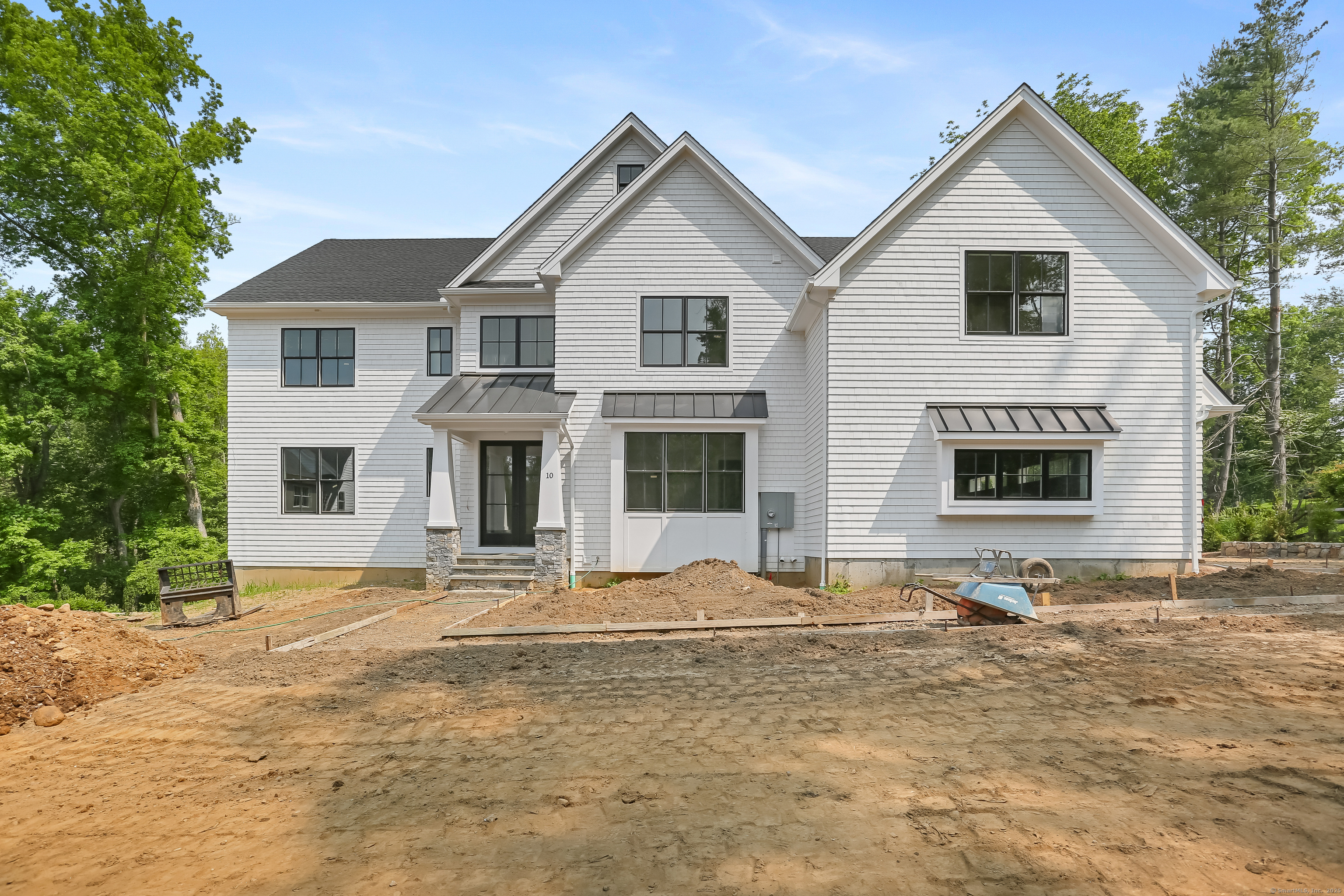 Tierney Lane, Westport, Connecticut - 5 Bedrooms  
6.5 Bathrooms  
16 Rooms - 