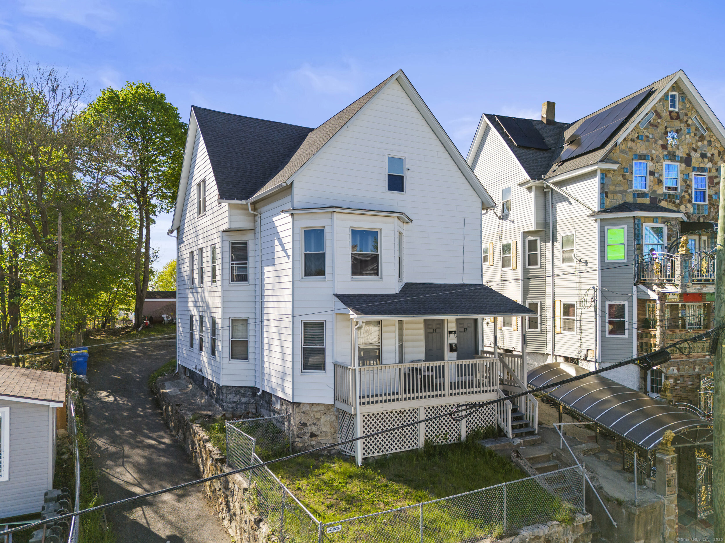 Property for Sale at Putnam Street, Waterbury, Connecticut - Bedrooms: 6 
Bathrooms: 3 
Rooms: 12  - $399,900