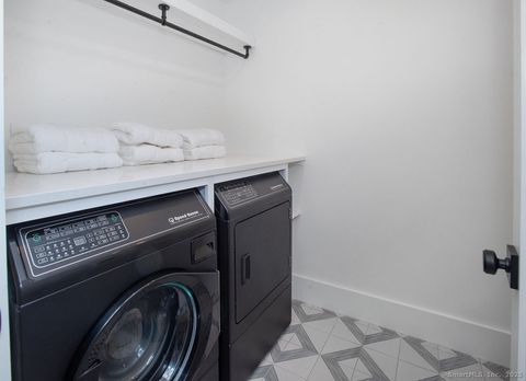 Tiny photo for 6 Down River Road #B, New Canaan, CT 06840 (MLS # 24152257)