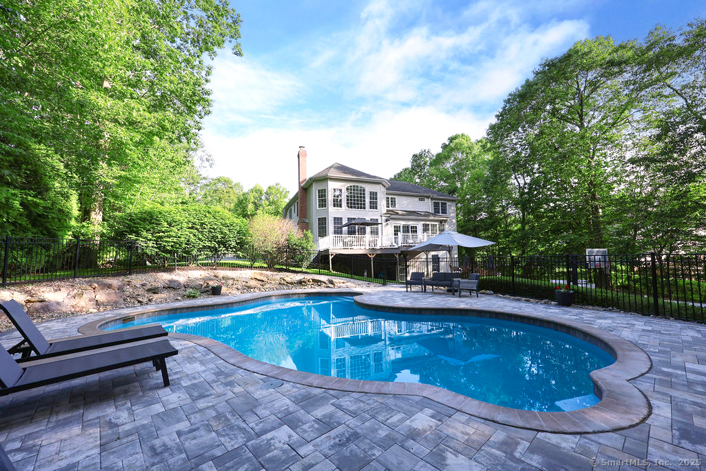 185 Paxton Way