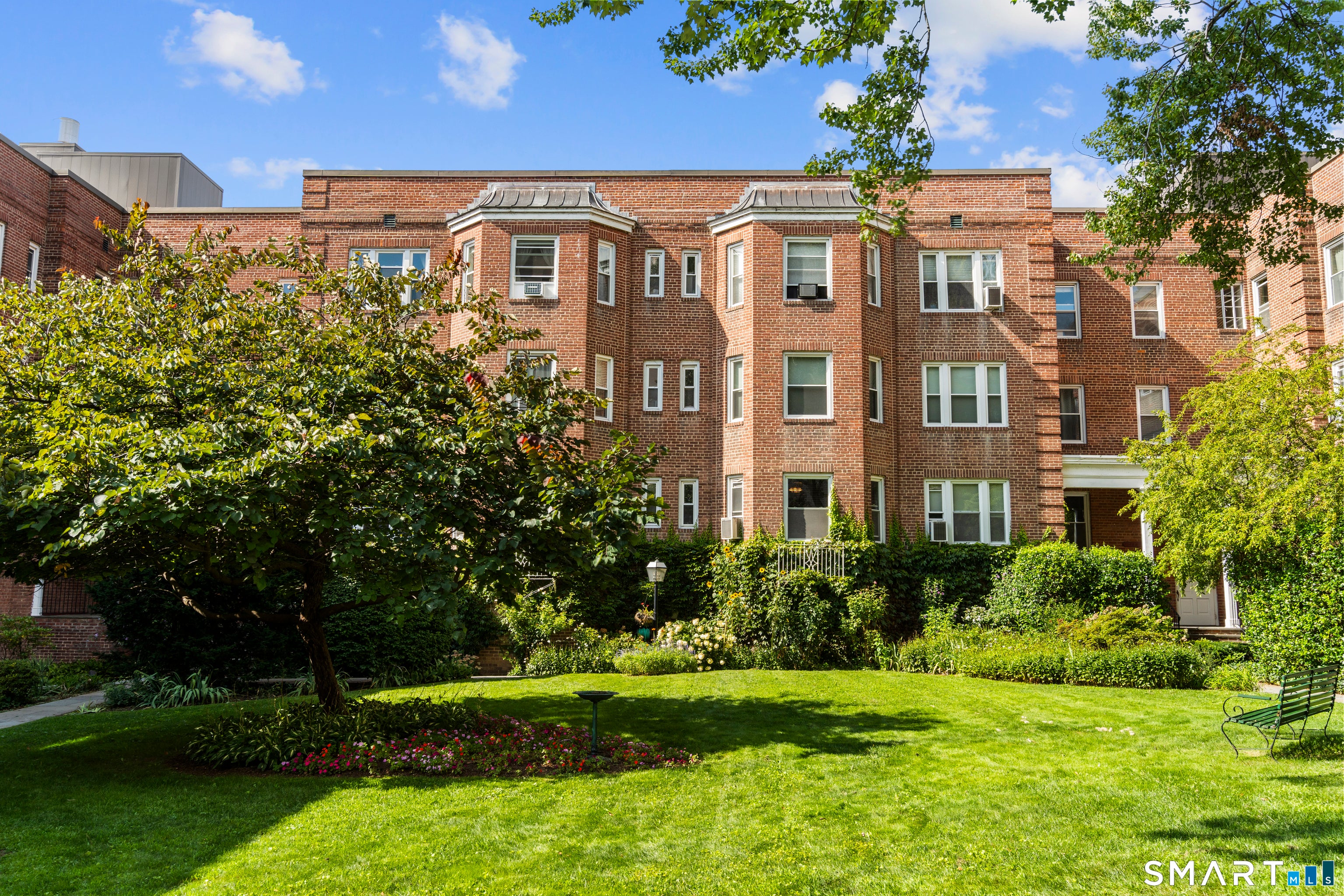 70 Strawberry Hill Avenue 2-2B