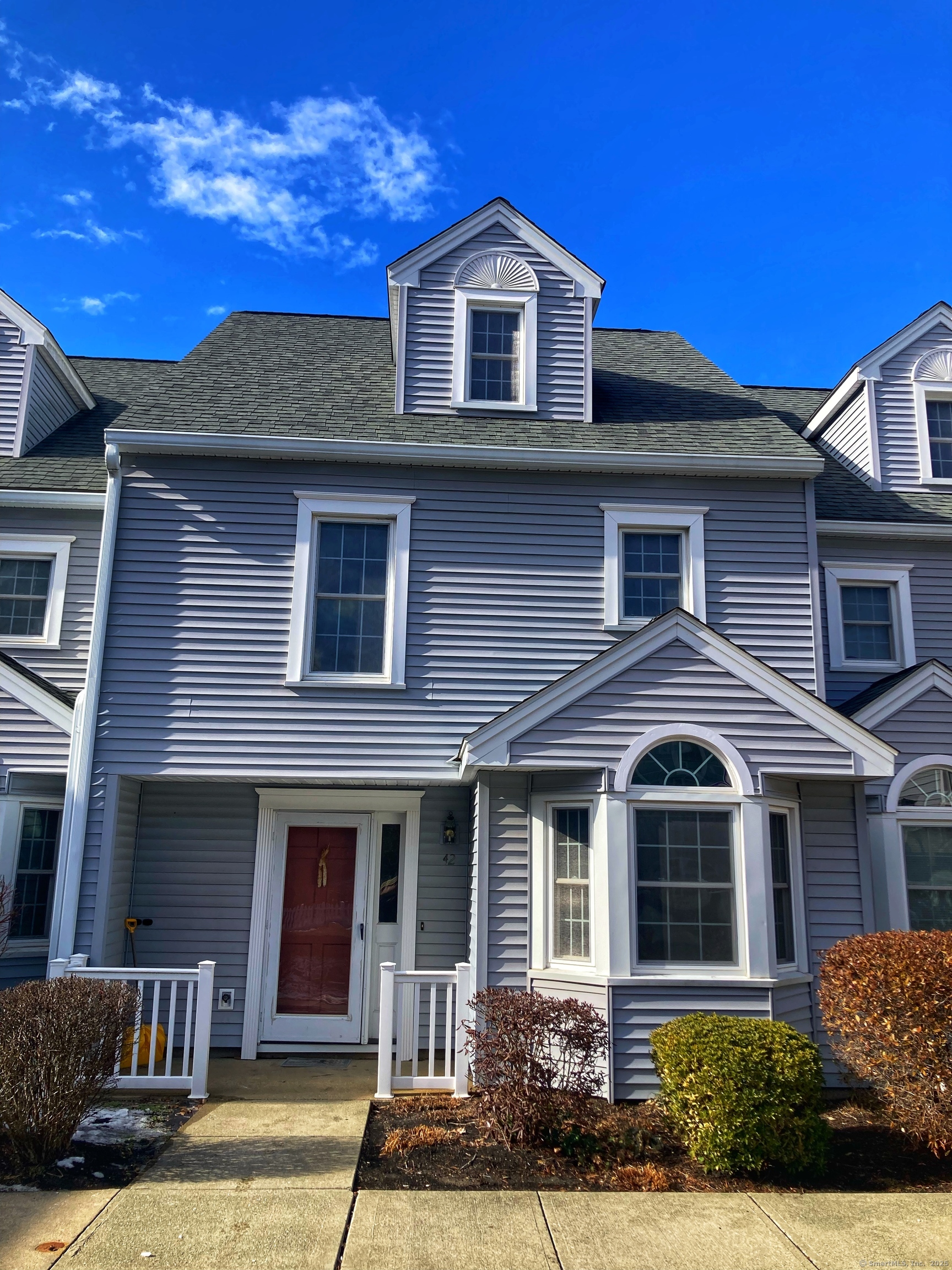 Property for Sale at Meridian Street Extension Apt 42, Groton, Connecticut - Bedrooms: 2 
Bathrooms: 3 
Rooms: 6  - $299,900