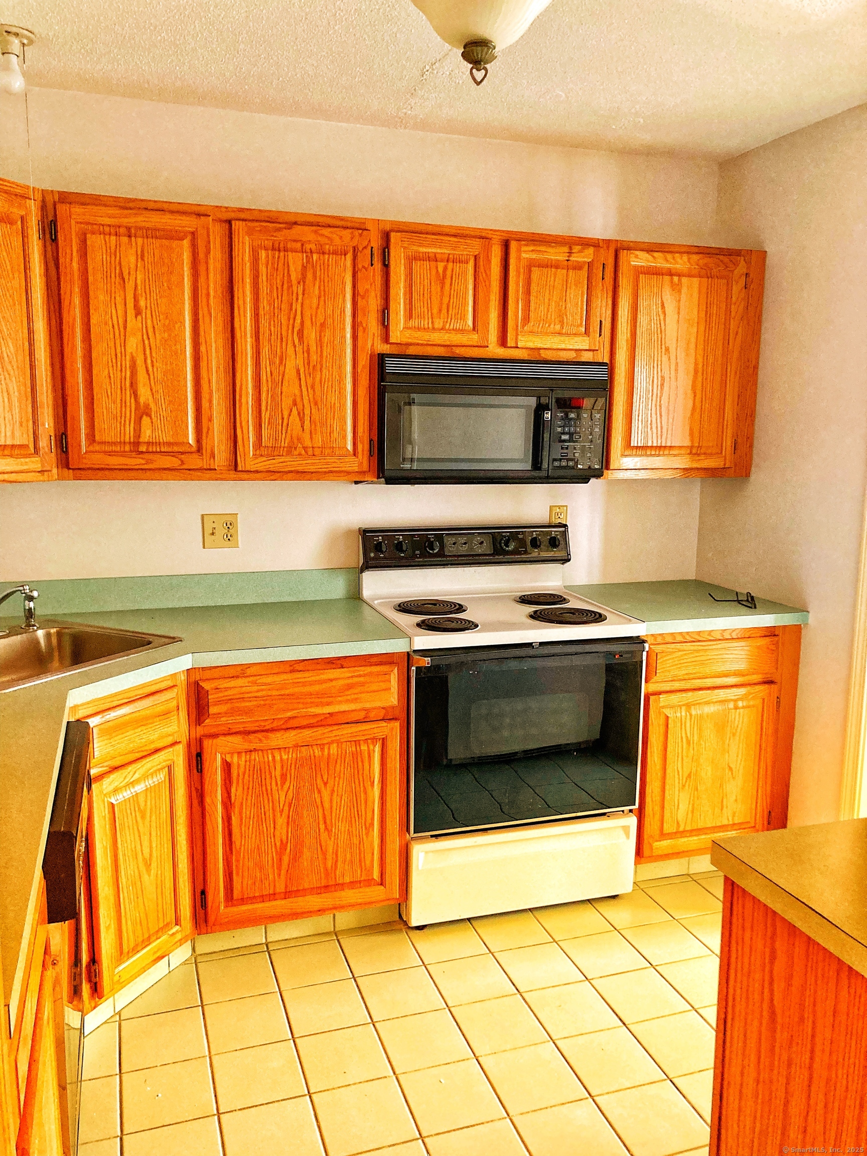 368 Meridian Street Extension #APT 42, Groton, Connecticut image 6
