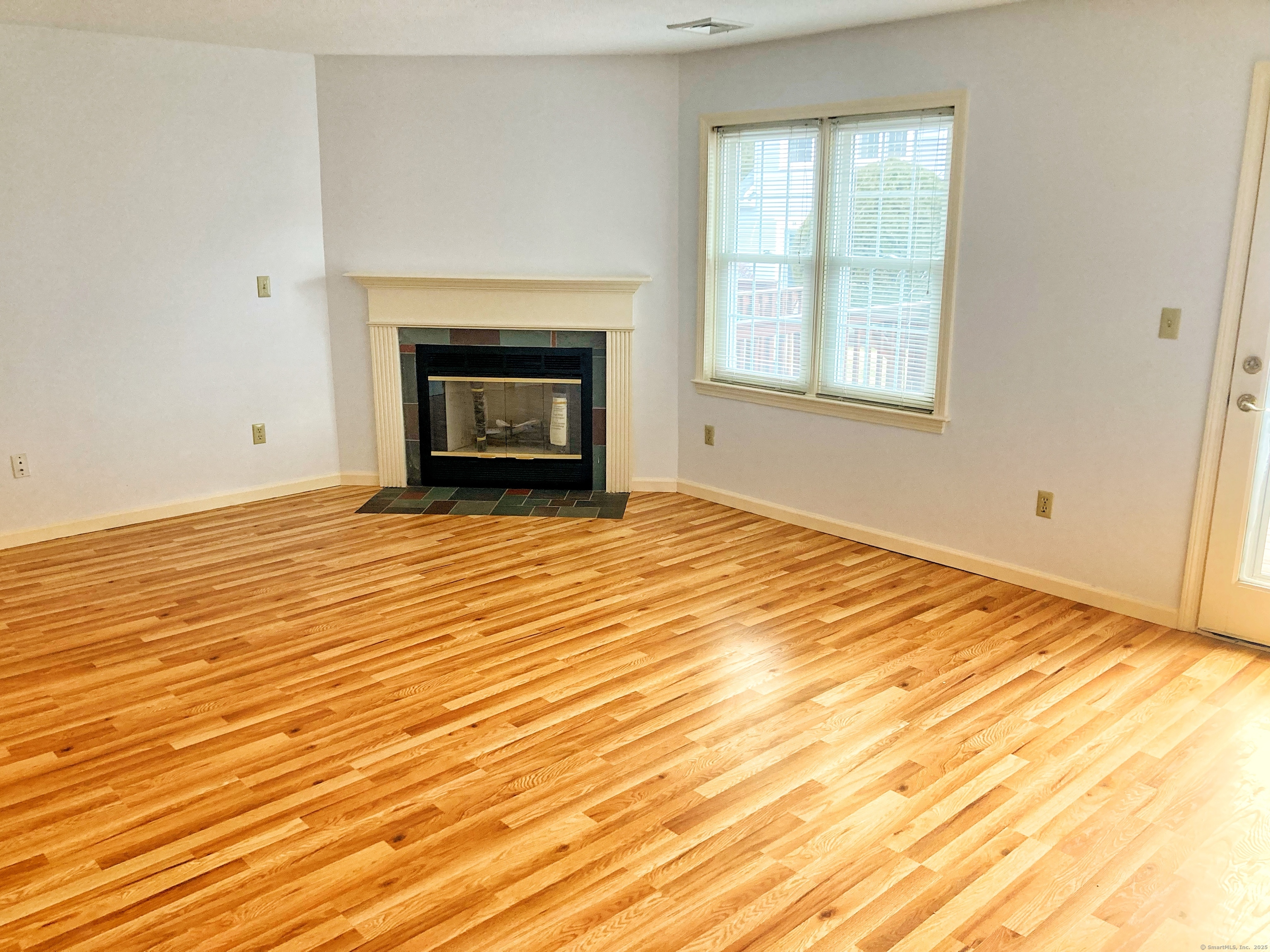 368 Meridian Street Extension #APT 42, Groton, Connecticut image 4