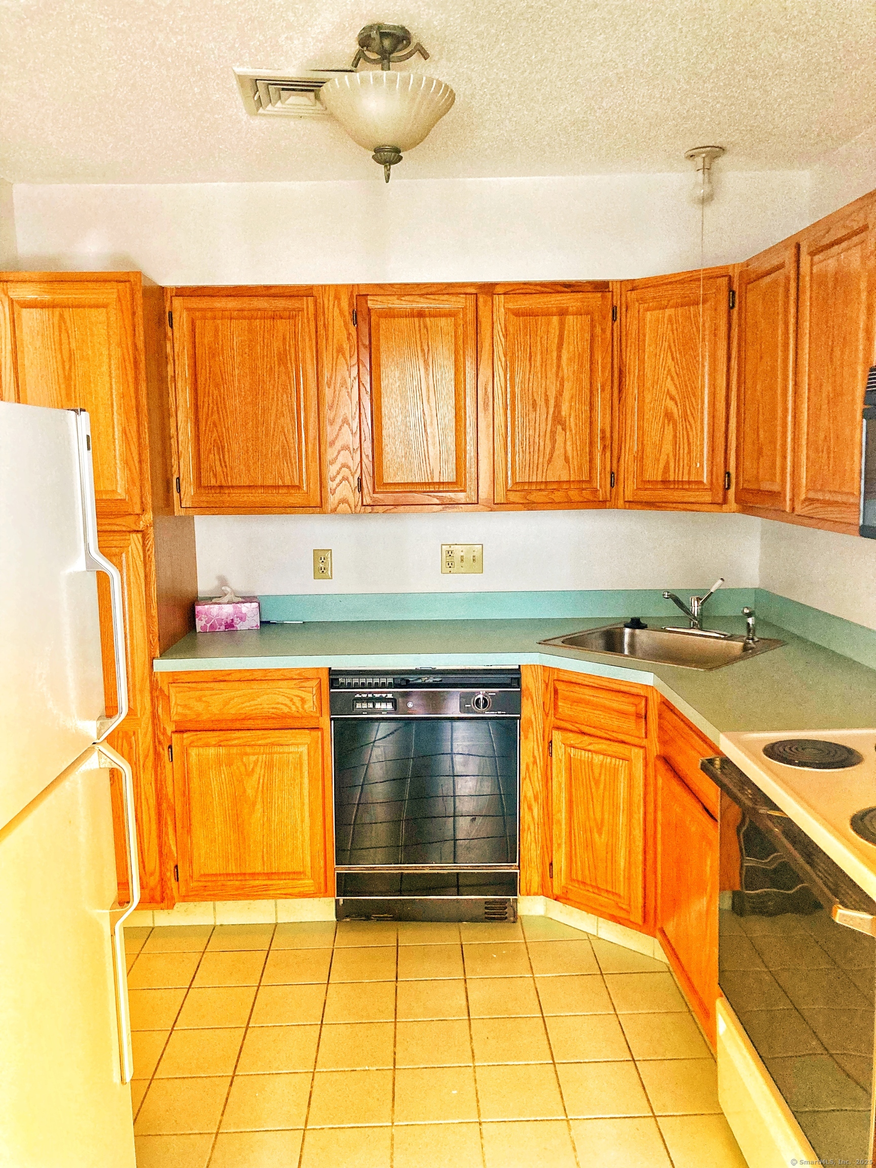 368 Meridian Street Extension #APT 42, Groton, Connecticut image 7