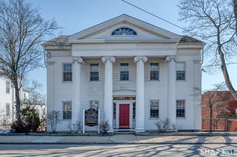 105 Huntington Street New London CT 06320