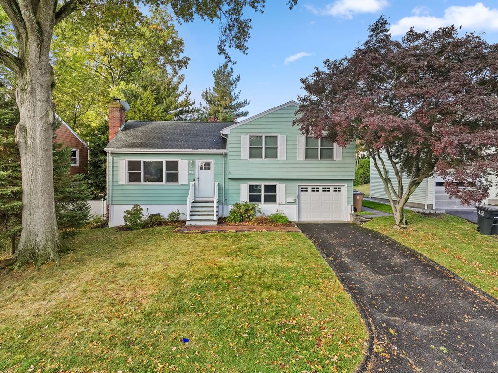 Photo of 94 Clovelly Road, Stamford, CT 06902 (MLS # 24133944)