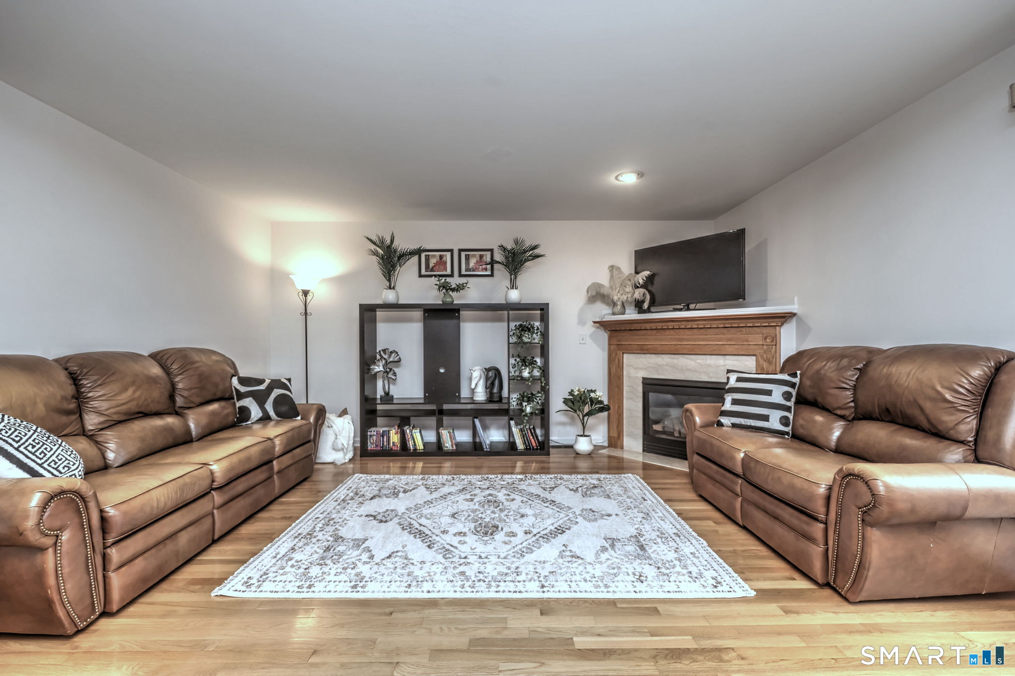 157 Burritt Street 9