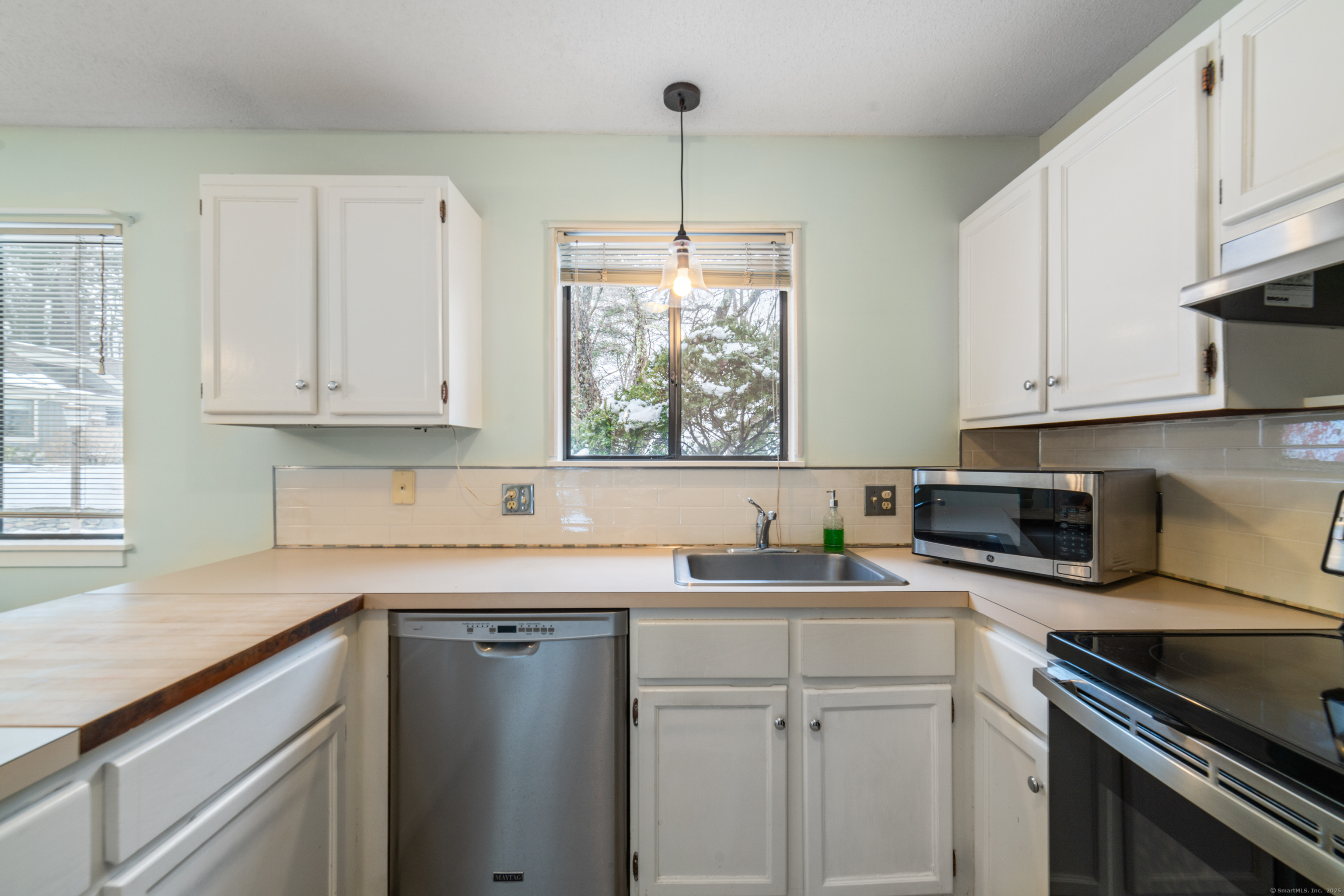 511 Heritage Village #B, Southbury, Connecticut image 4