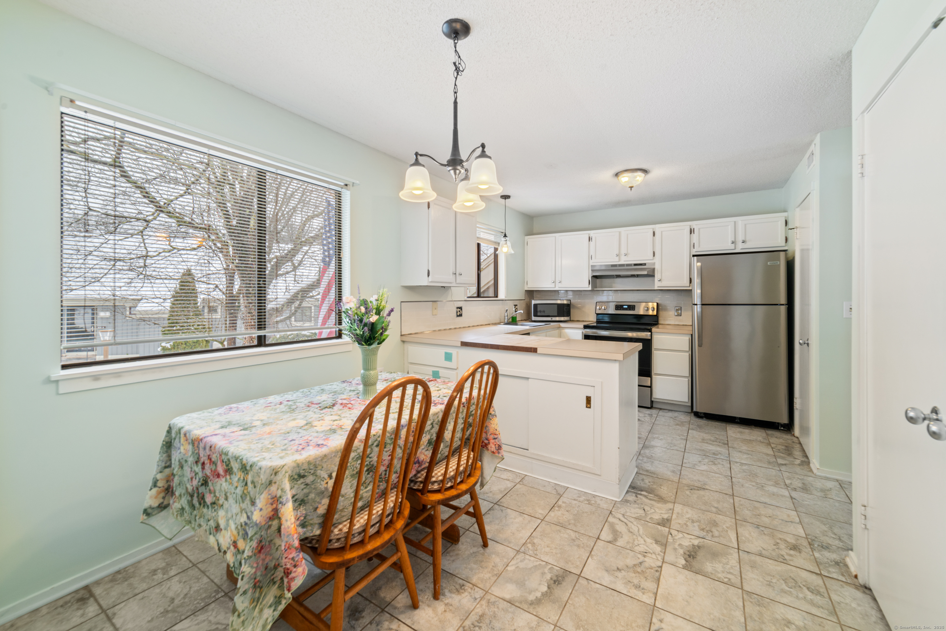 511 Heritage Village #B, Southbury, Connecticut image 2