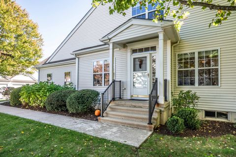 Photo of 28 Meadowview Court #28, Canton, CT 06019 (MLS # 24134025)