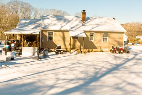 A home in Griswold