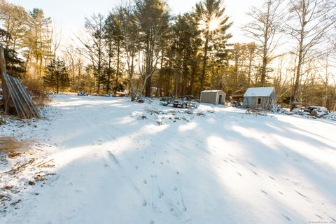 A home in Griswold