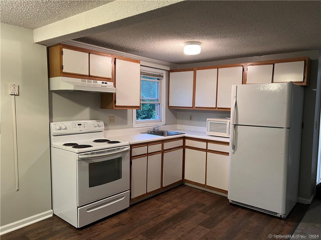 62 Whiton Street 2nd Floor