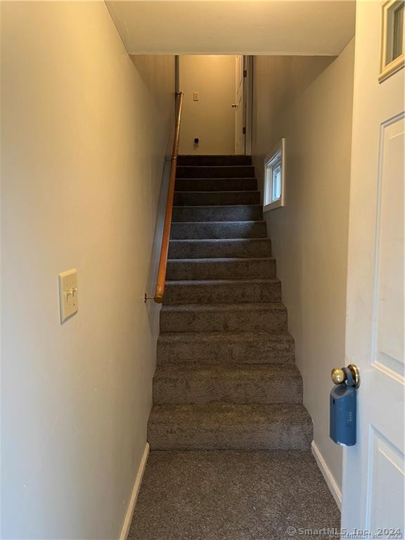 62 Whiton Street 2nd Floor