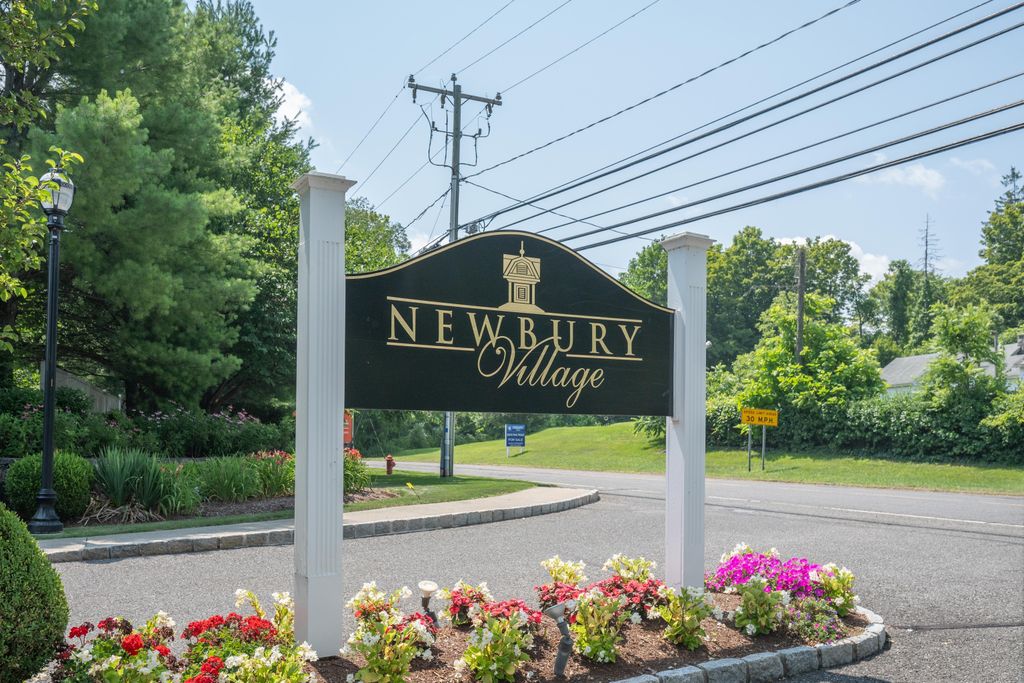 Photo of 332 Still Water Circle #332, Brookfield, CT 06804 (MLS # 24142328)