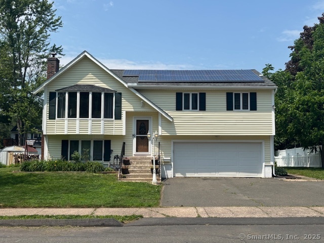 Property for Sale at Marlene Street, Bristol, Connecticut - Bedrooms: 3 
Bathrooms: 2.5 
Rooms: 7  - $349,900