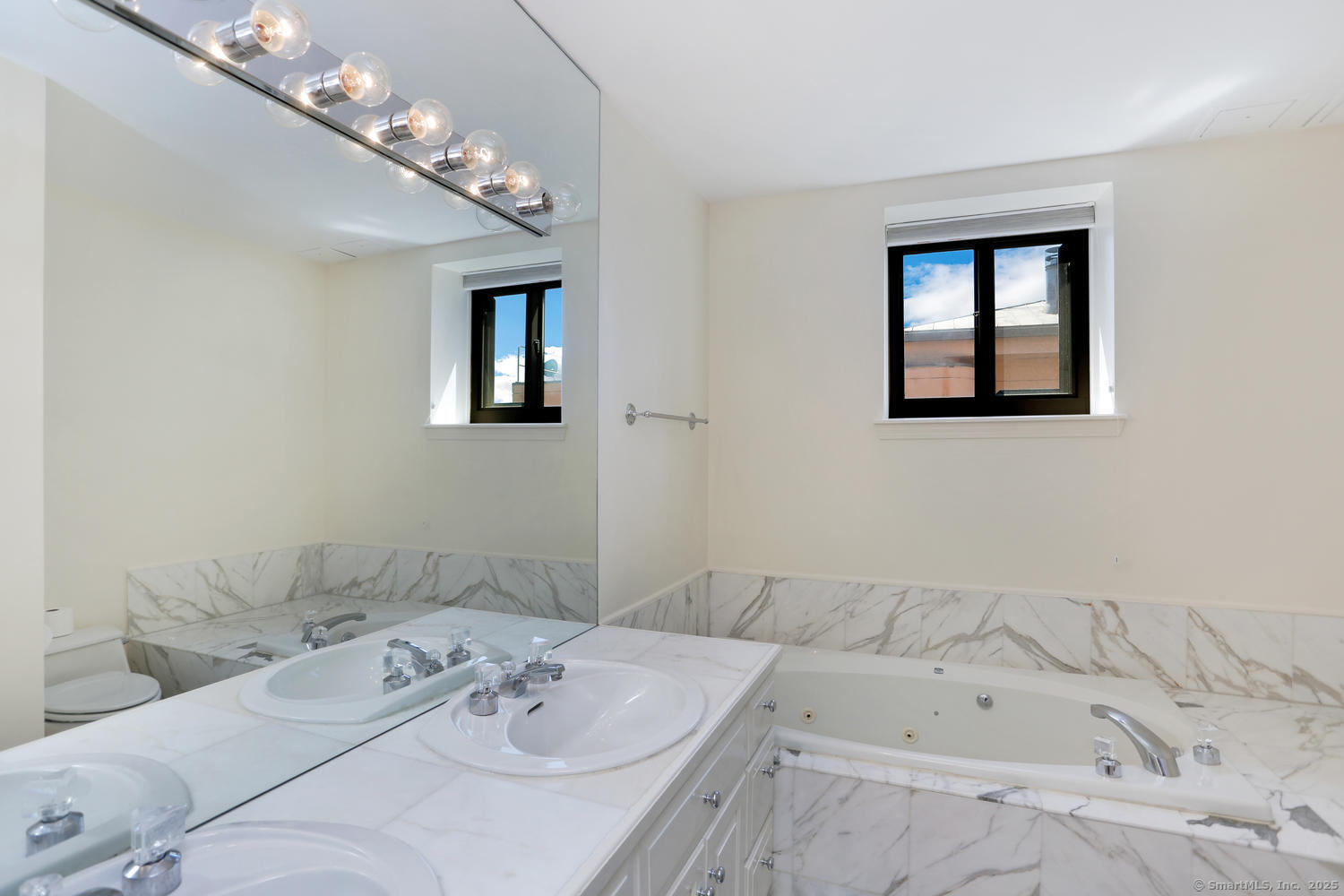 Greenwich, Connecticut 06830, United States, 1 Bedroom Bedrooms, ,2 BathroomsBathrooms,Residential,Active,158211