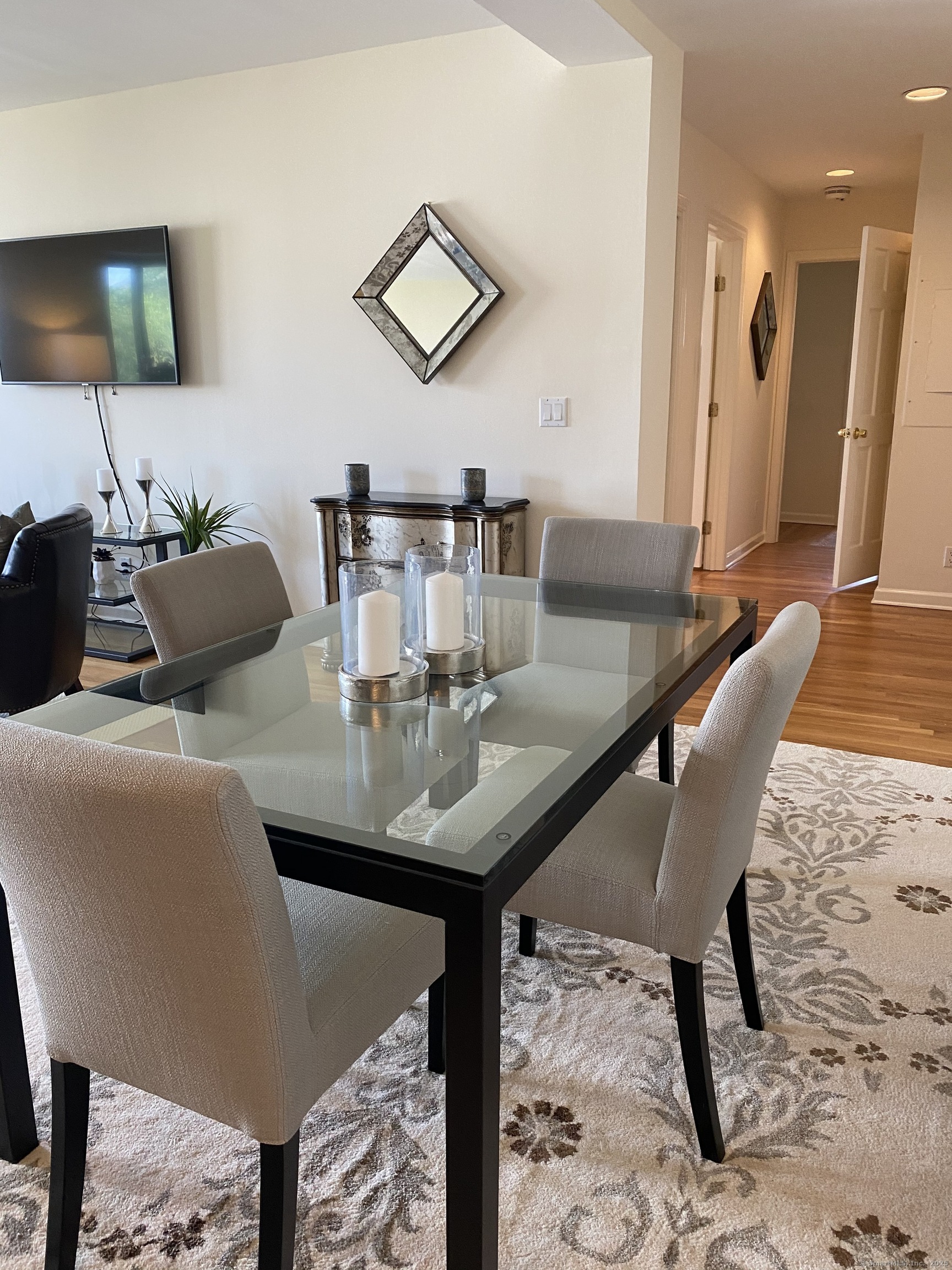 Greenwich, Connecticut 06830, United States, 1 Bedroom Bedrooms, ,2 BathroomsBathrooms,Residential,Active,158211