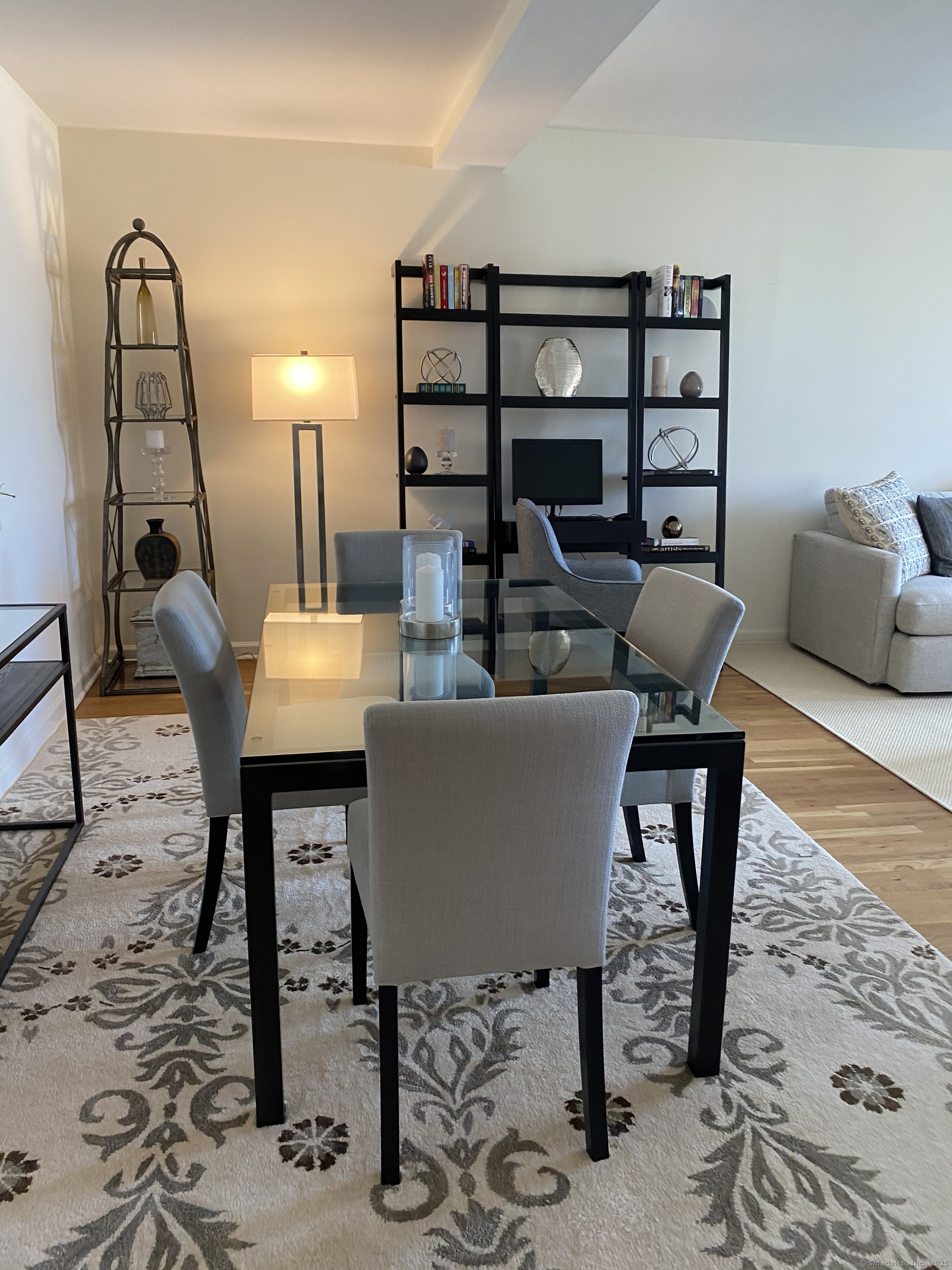 Greenwich, Connecticut 06830, United States, 1 Bedroom Bedrooms, ,2 BathroomsBathrooms,Residential,Active,158211