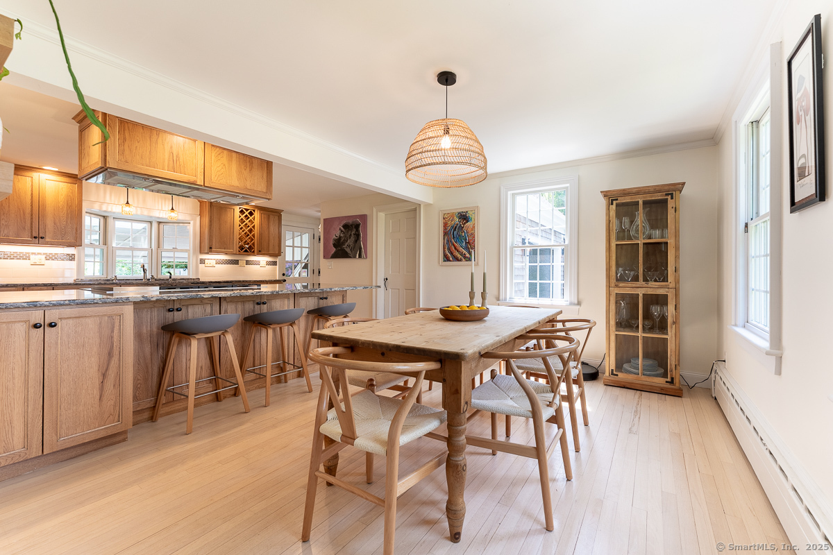 Groton, Connecticut 06340, United States, 3 Bedrooms Bedrooms, ,2 BathroomsBathrooms,Residential,Pending,154283