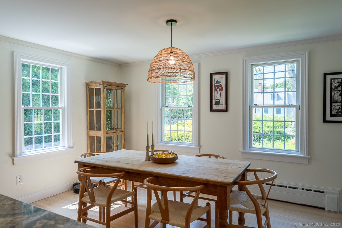 Groton, Connecticut 06340, United States, 3 Bedrooms Bedrooms, ,2 BathroomsBathrooms,Residential,Pending,154283