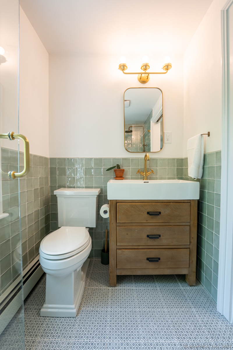 Groton, Connecticut 06340, United States, 3 Bedrooms Bedrooms, ,2 BathroomsBathrooms,Residential,Pending,154283