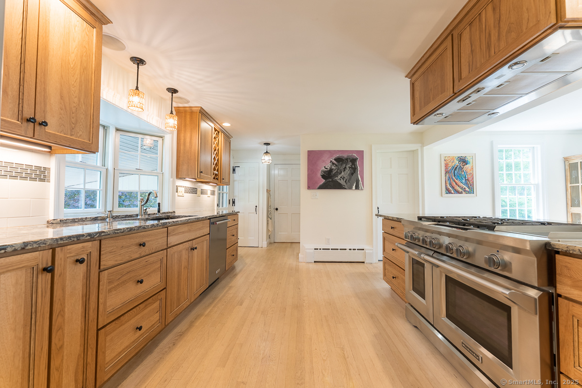 Groton, Connecticut 06340, United States, 3 Bedrooms Bedrooms, ,2 BathroomsBathrooms,Residential,Pending,154283