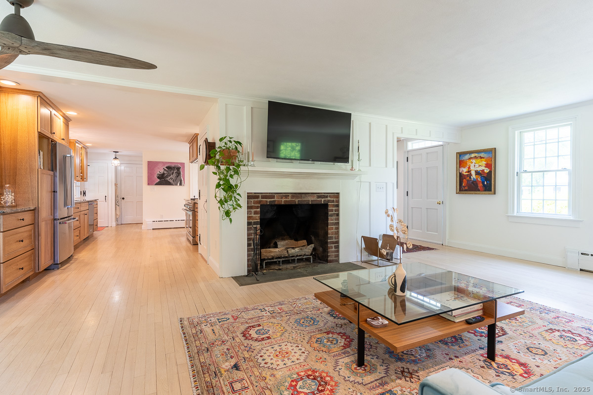 Groton, Connecticut 06340, United States, 3 Bedrooms Bedrooms, ,2 BathroomsBathrooms,Residential,Pending,154283