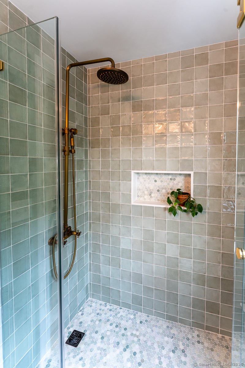 Groton, Connecticut 06340, United States, 3 Bedrooms Bedrooms, ,2 BathroomsBathrooms,Residential,Pending,154283