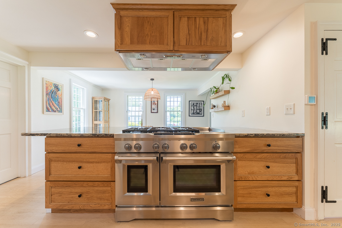 Groton, Connecticut 06340, United States, 3 Bedrooms Bedrooms, ,2 BathroomsBathrooms,Residential,Pending,154283