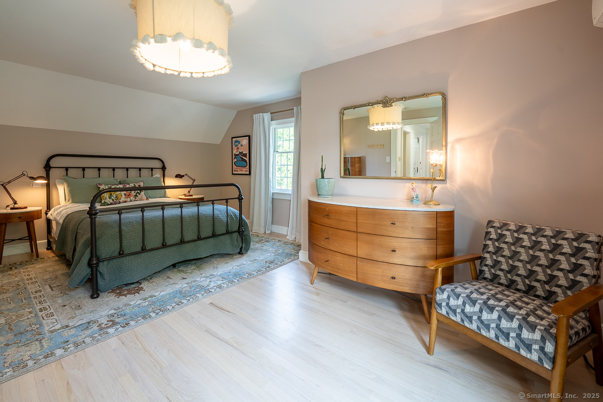 Groton, Connecticut 06340, United States, 3 Bedrooms Bedrooms, ,2 BathroomsBathrooms,Residential,Pending,154283