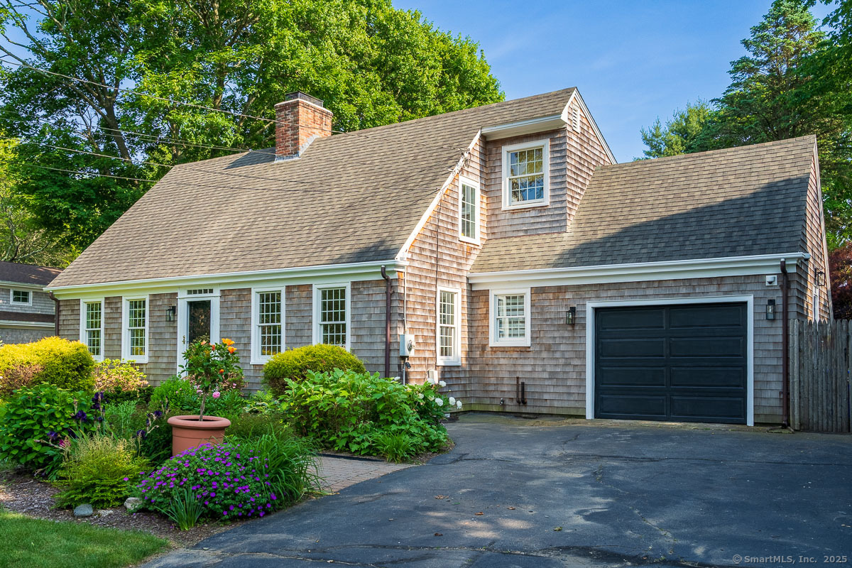 Groton, Connecticut 06340, United States, 3 Bedrooms Bedrooms, ,2 BathroomsBathrooms,Residential,Pending,154283