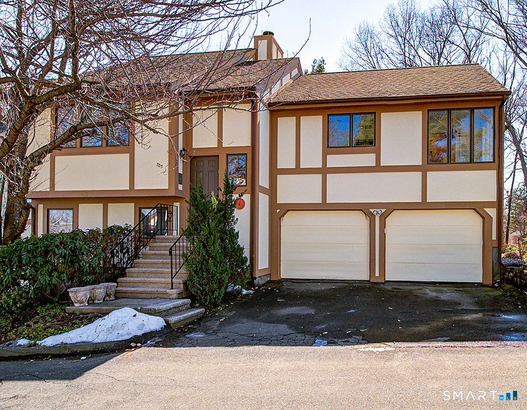 Photo of 690 Forest Road #703, West Haven, CT 06516 (MLS # 24158724)