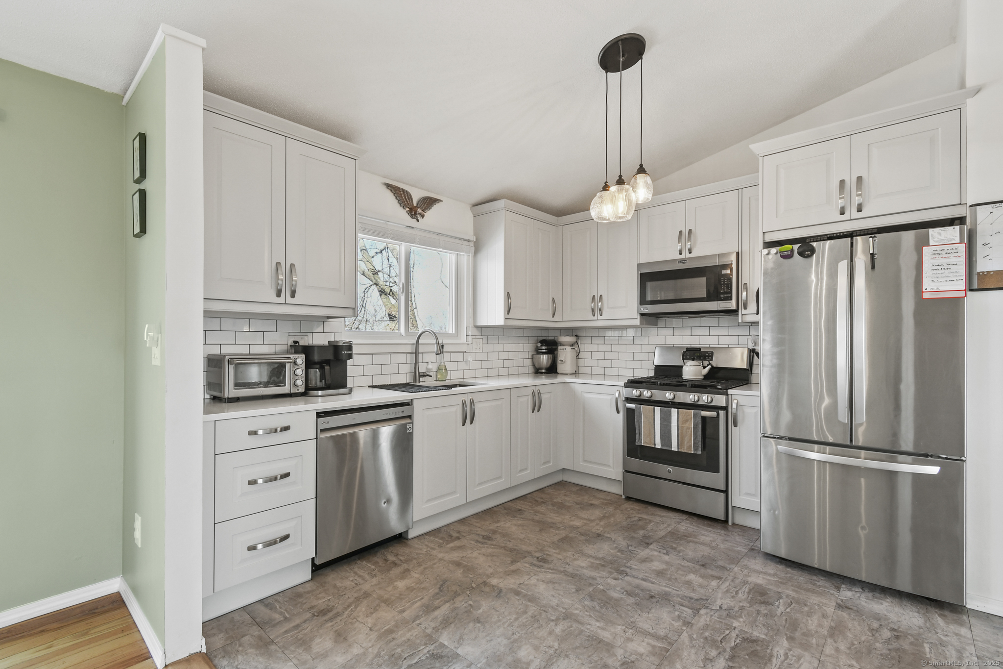 12 Roses Farm Road, East Haven, Connecticut image 12