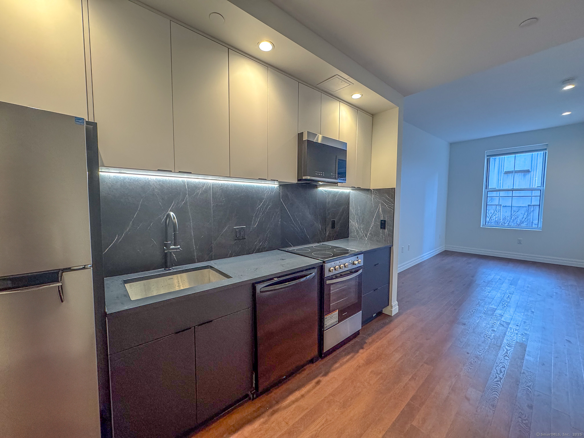 Rental Property at Court Street 308, New Haven, Connecticut - Bedrooms: 1 
Bathrooms: 1 
Rooms: 4  - $1,995 MO.