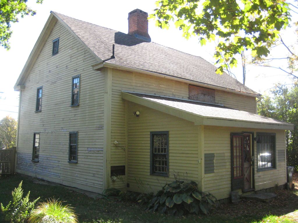 Photo of 8 Vergason Avenue, Norwich, CT 06360 (MLS # 24132399)