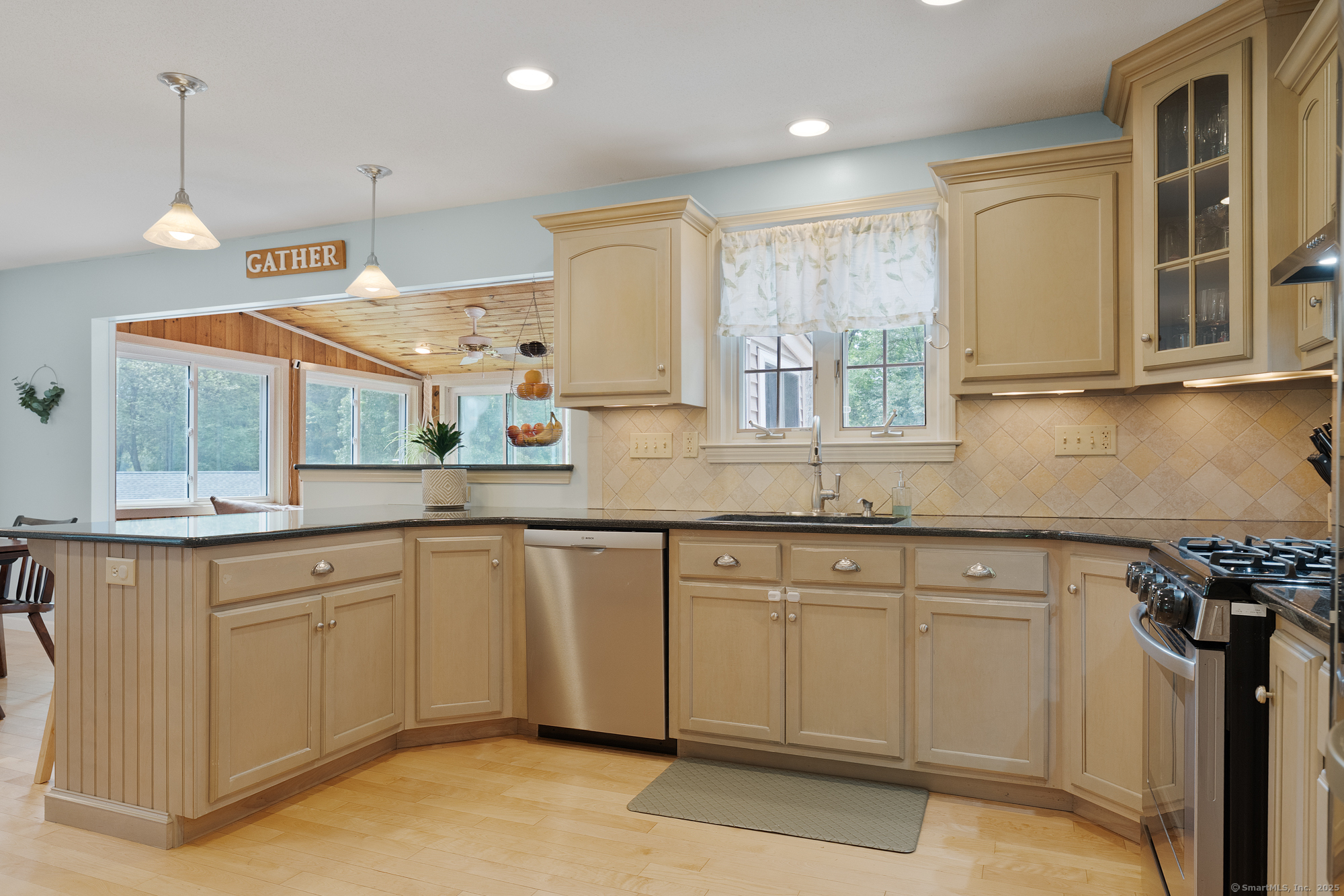 39 Pattonwood Drive, Southington, Connecticut image 8