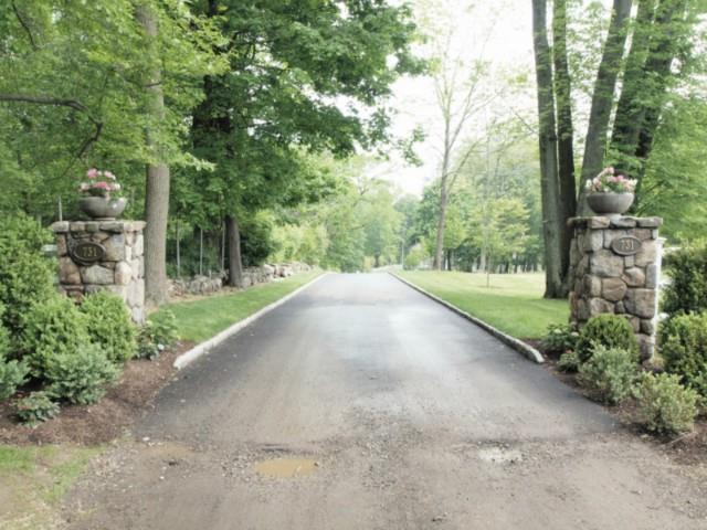 Photo 1 of 729 Smith Ridge Road, New Canaan, Connecticut, $1,500,000, Web #: 99046471