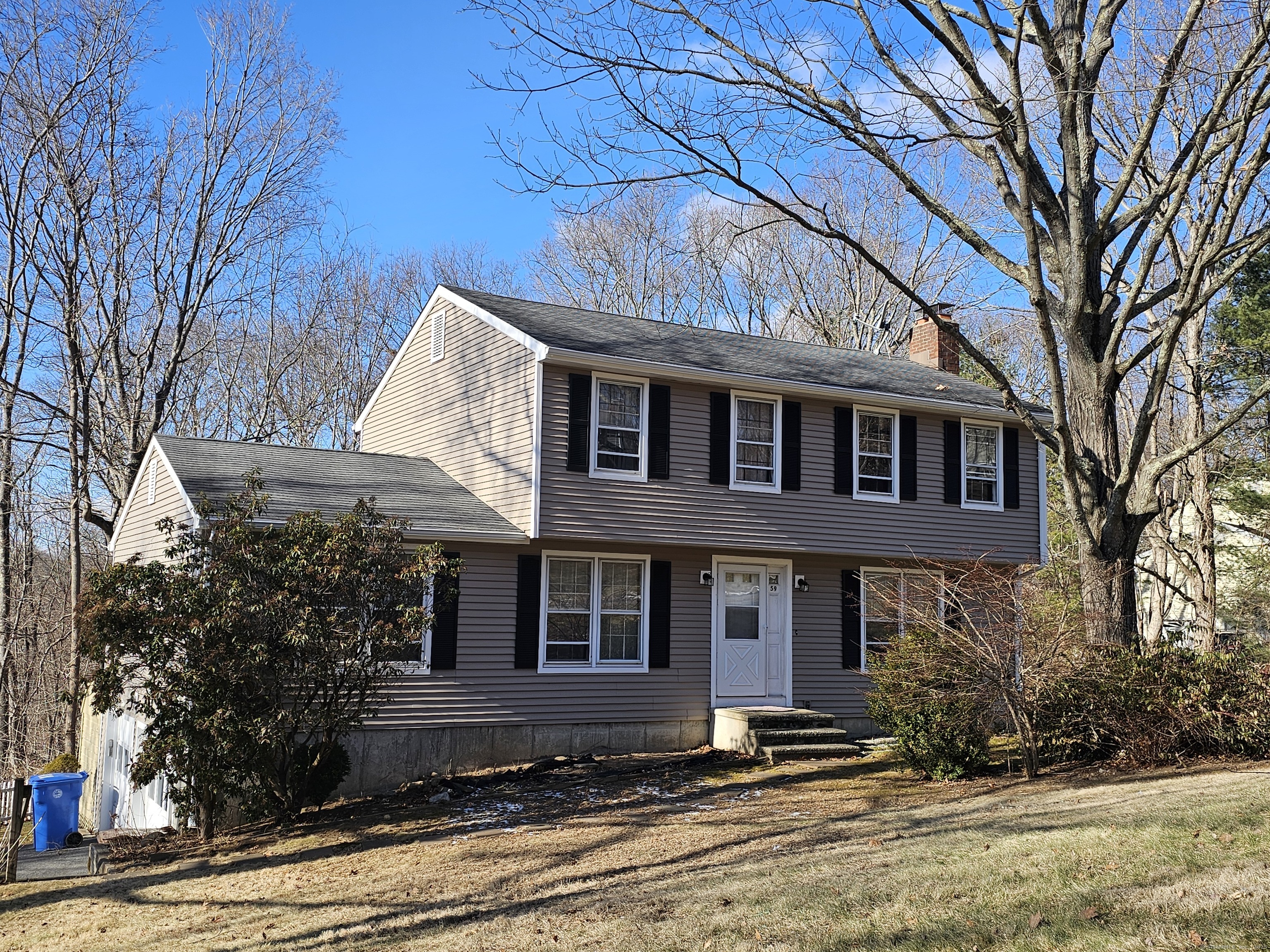 Big Horn Road, Shelton, Connecticut - 3 Bedrooms  
3 Bathrooms  
8 Rooms - 