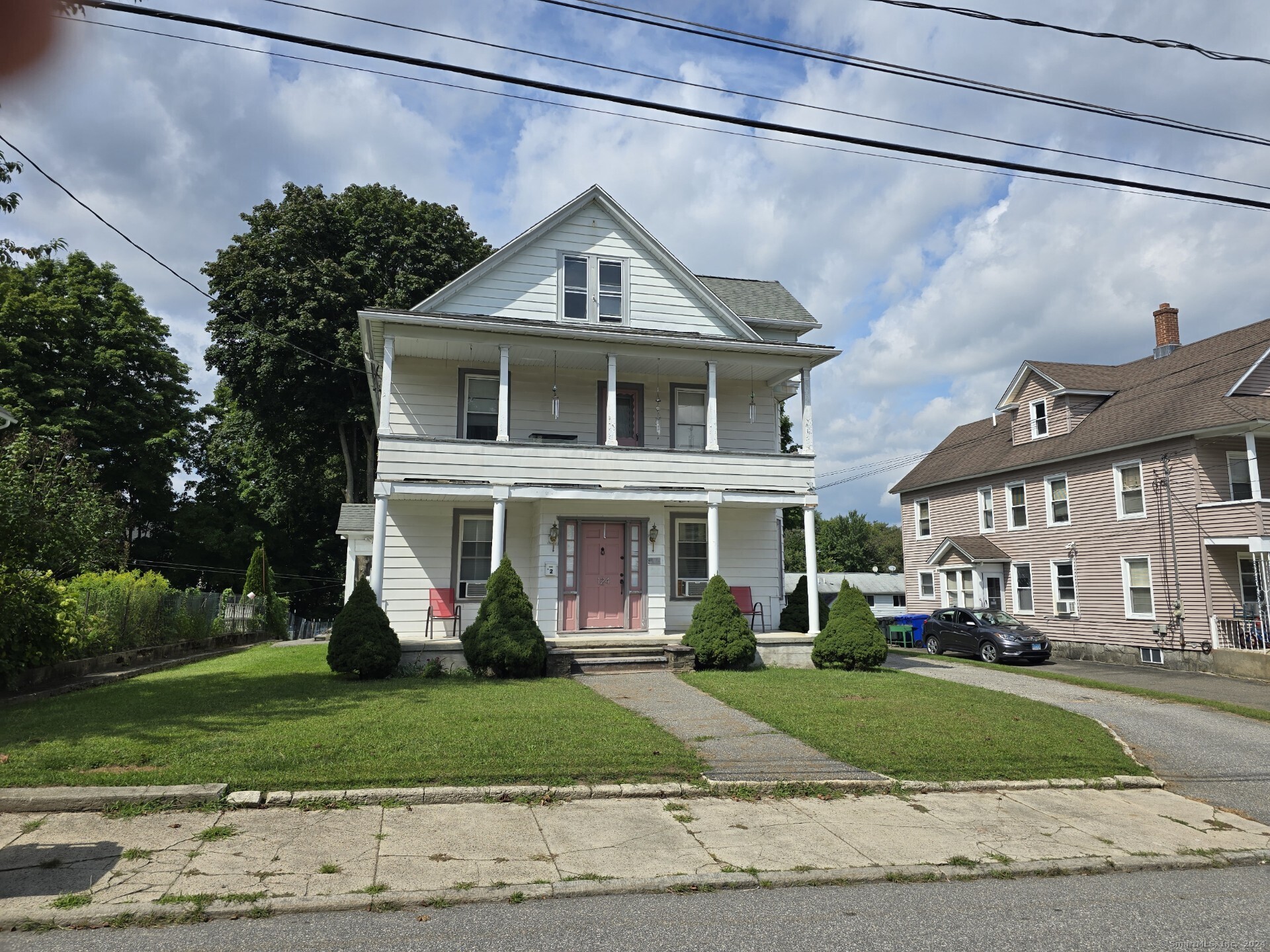 Hoffman Street, Torrington, Connecticut - 4 Bedrooms  
2 Bathrooms  
10 Rooms - 