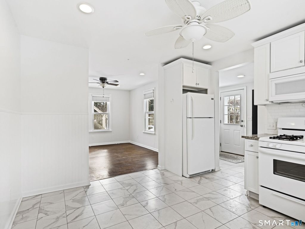 Photo of 229 Southfield Avenue #1, Stamford, CT 06902 (MLS # 24153134)