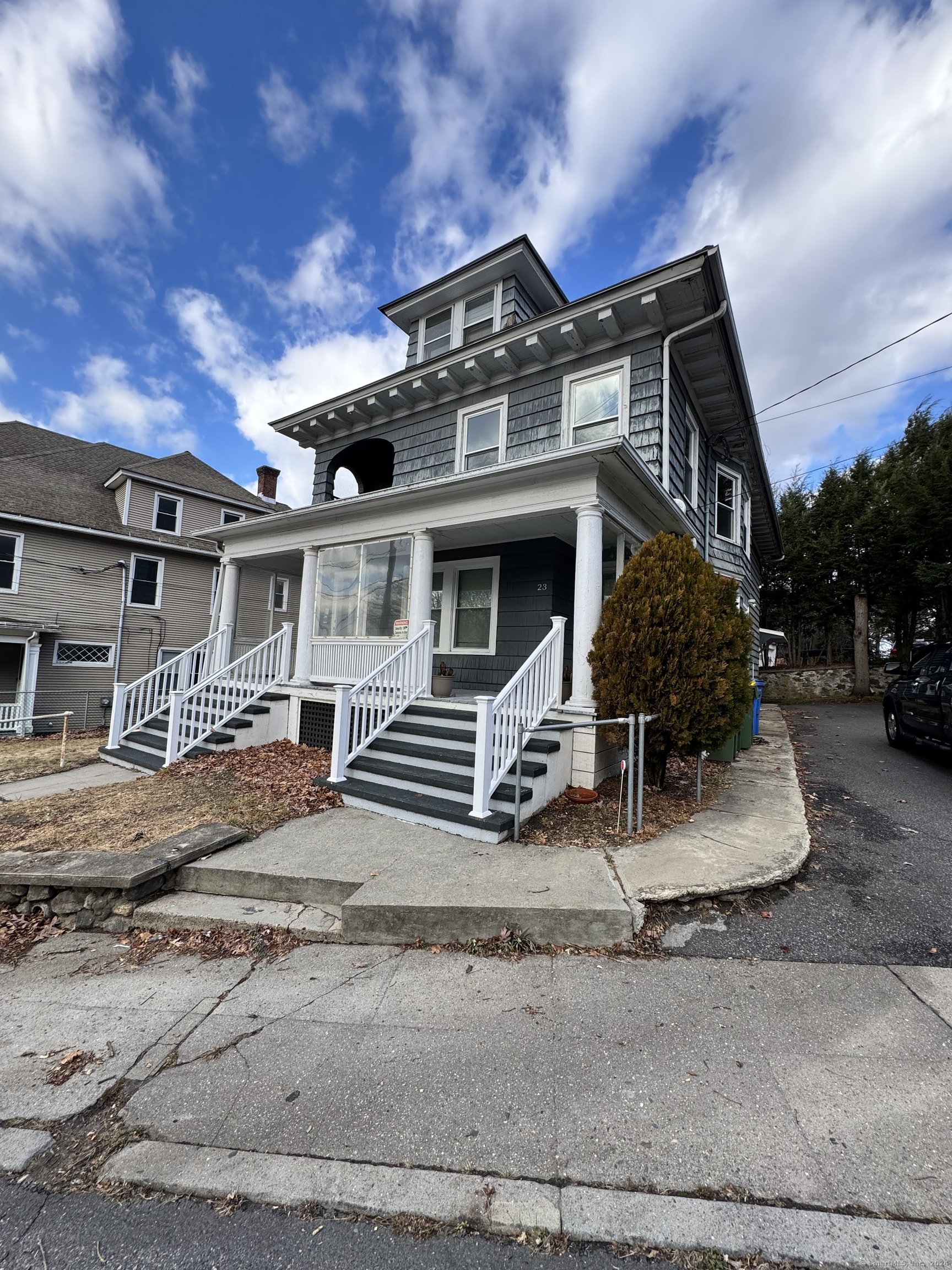 21 Roseland Avenue, Waterbury, Connecticut - 3 Bedrooms  
1 Bathrooms  
7 Rooms - 