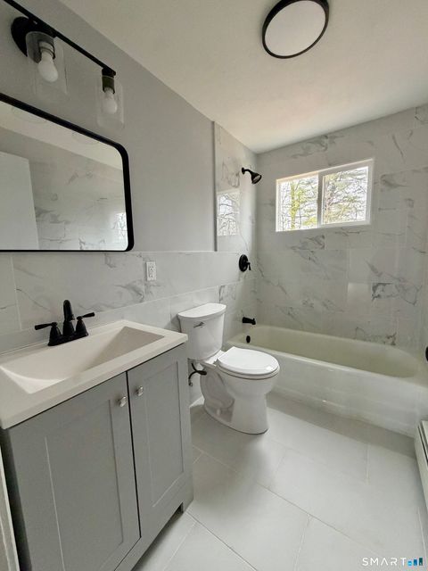 Tiny photo for 164 Sycamore Street #2R, Bristol, CT 06010 (MLS # 24165381)