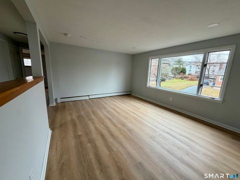 Tiny photo for 164 Sycamore Street #2R, Bristol, CT 06010 (MLS # 24165381)