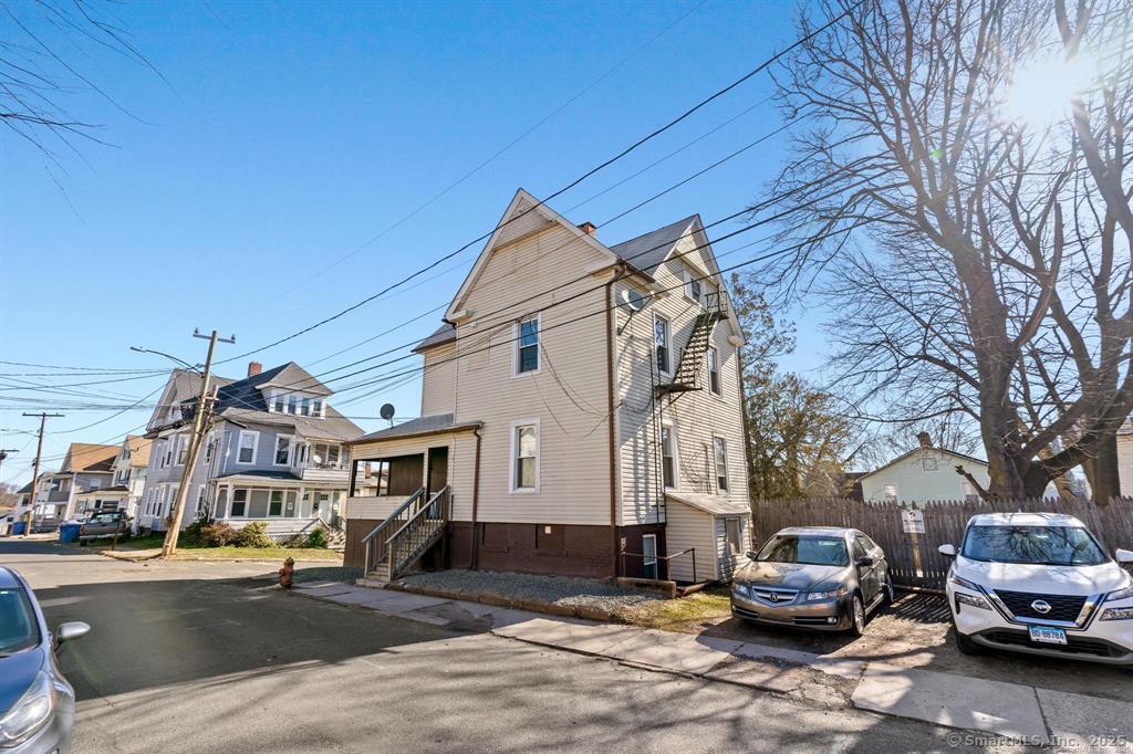 35 Hillside Avenue