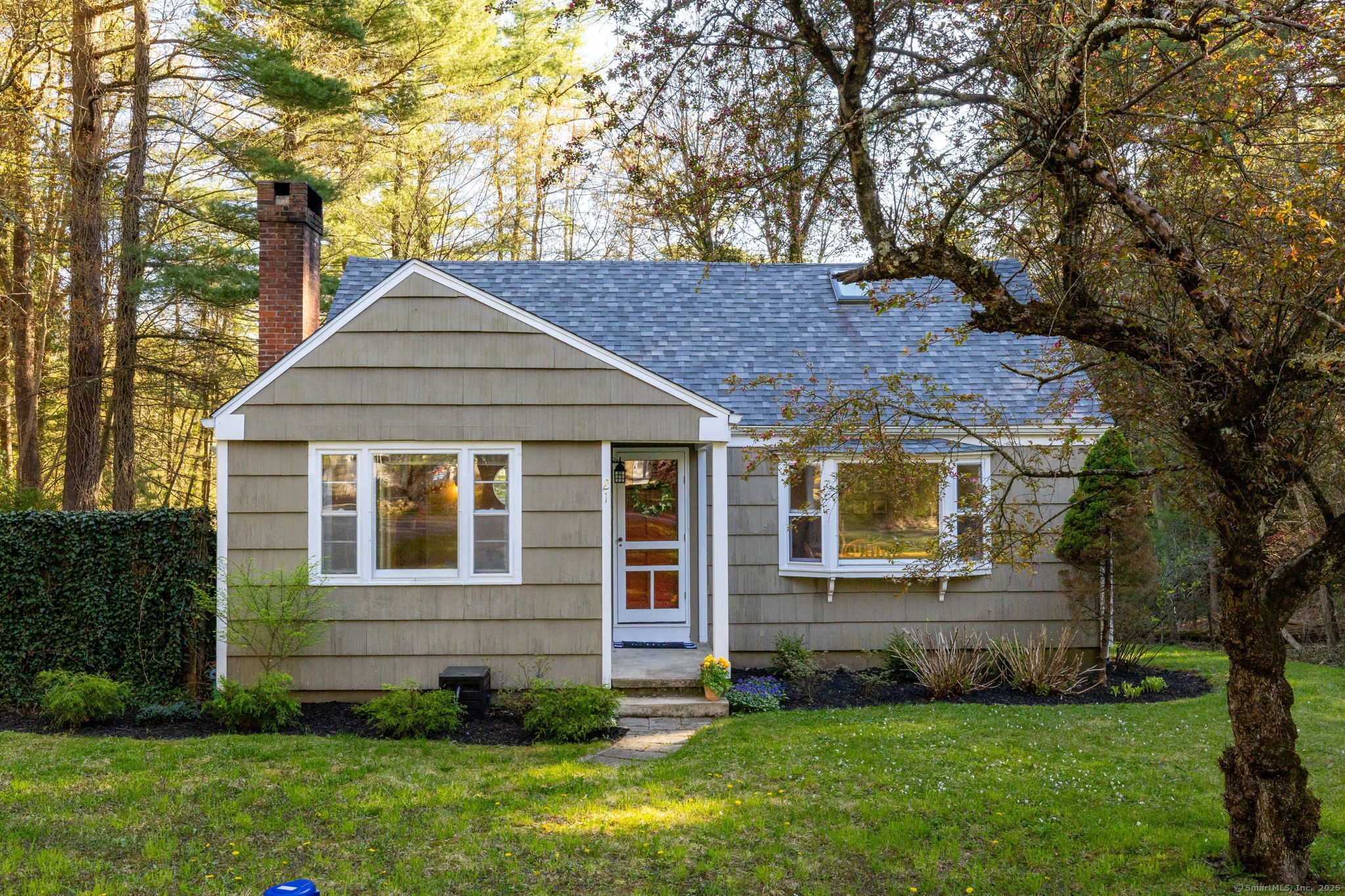Property for Sale at Old Meadow Plain Road, Simsbury, Connecticut - Bedrooms: 3 
Bathrooms: 2 
Rooms: 7  - $350,000