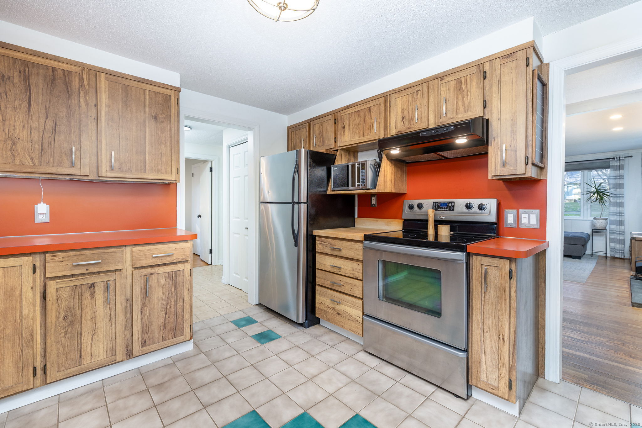 21 Old Meadow Plain Road, Simsbury, Connecticut image 10