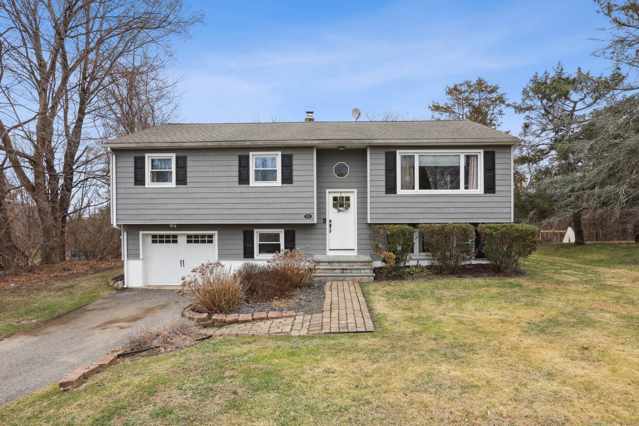 Property for Sale at Jeanette Road, Danbury, Connecticut - Bedrooms: 3 
Bathrooms: 2 
Rooms: 5  - $475,000